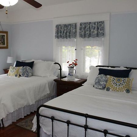 Lady Geneva Bed & Breakfast Medford Buitenkant foto