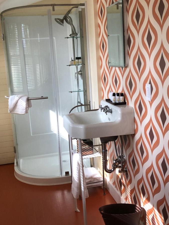 Lady Geneva Bed & Breakfast Medford Buitenkant foto