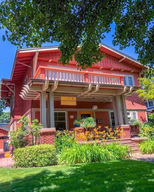 Lady Geneva Bed & Breakfast Medford Buitenkant foto
